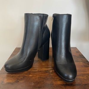 JustFab Booties Size7